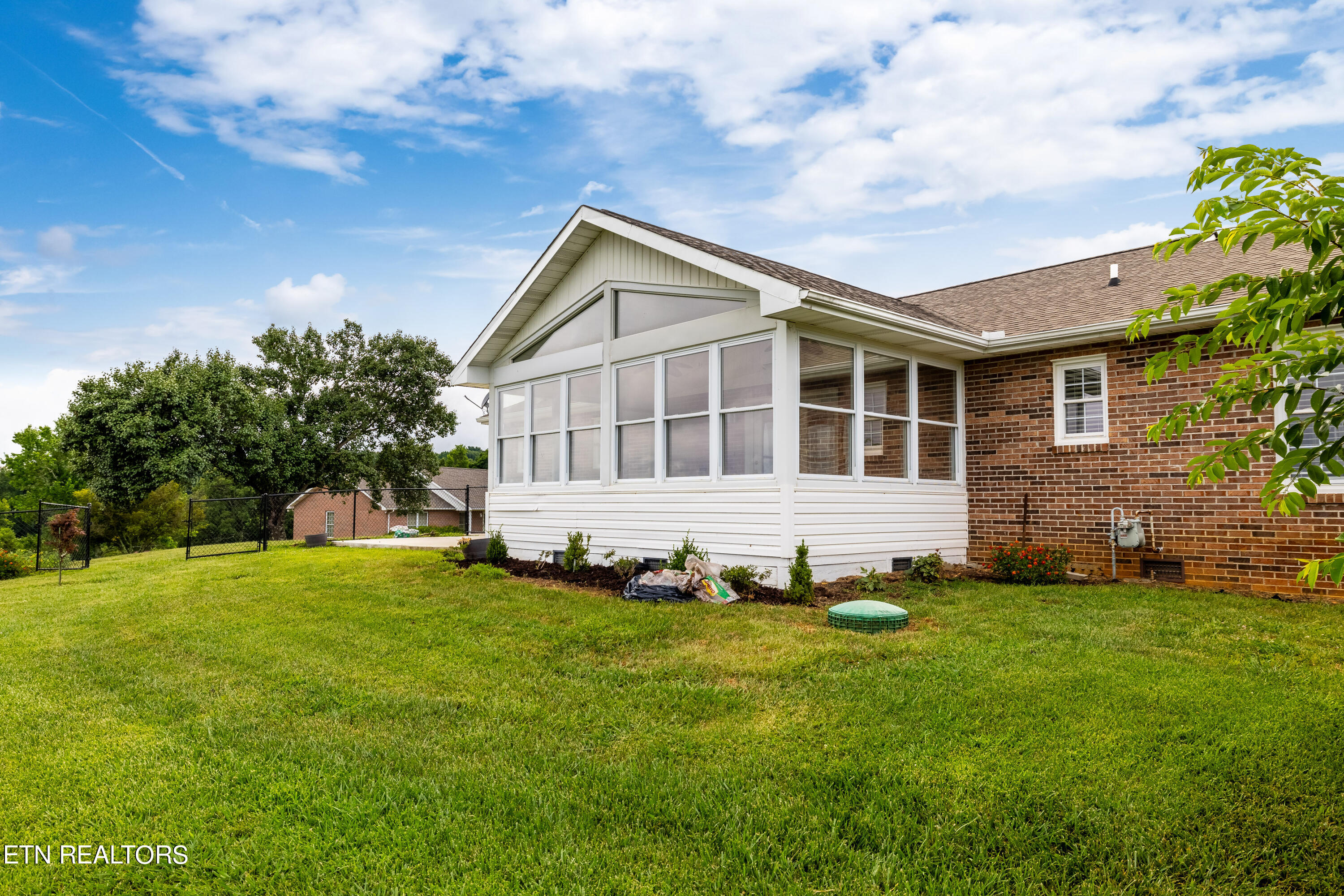 8103 Brickyard Road Powell, TN 37849 - Photo 6 of 45 8113Brickyardrd-139