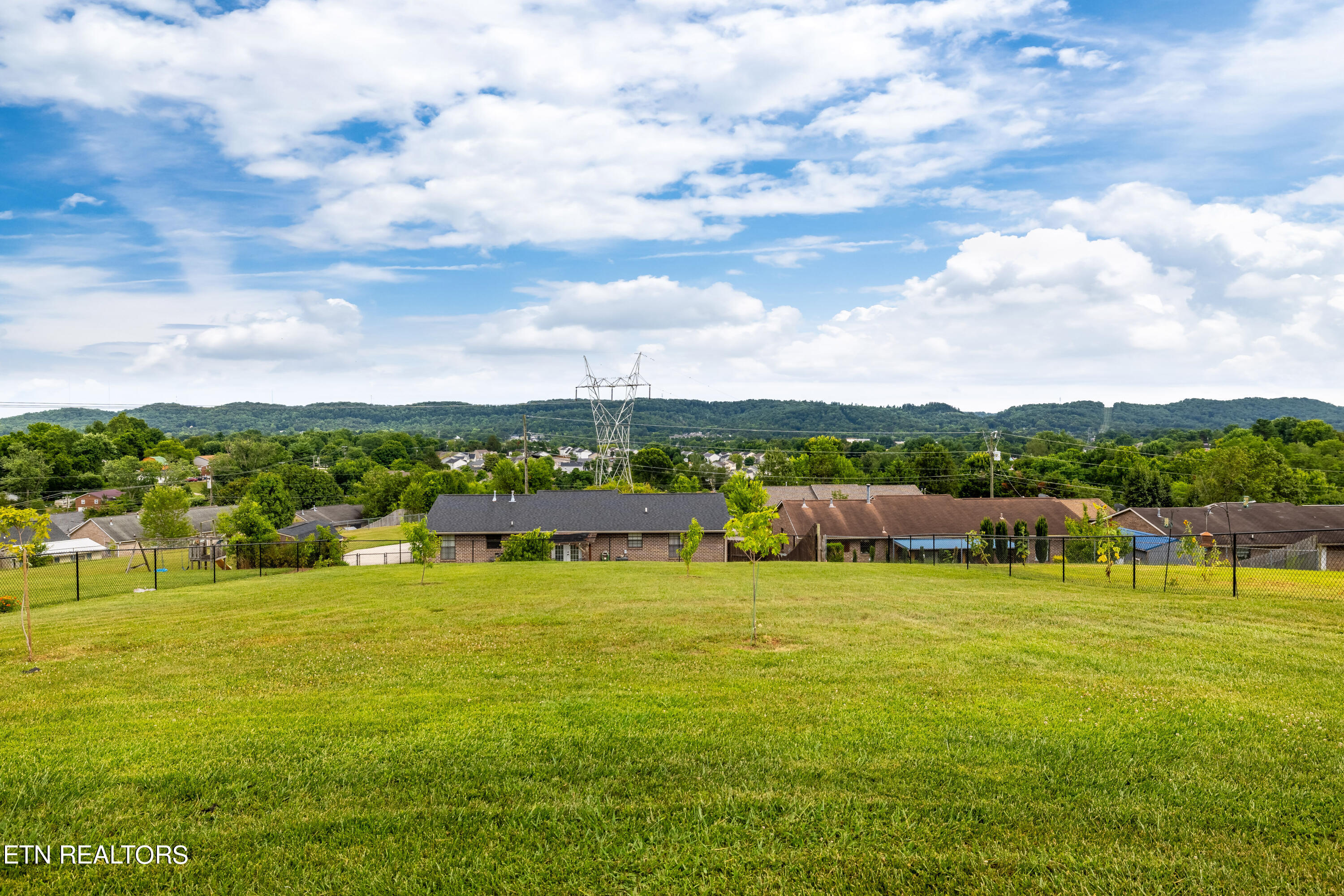 8103 Brickyard Road Powell, TN 37849 - Photo 10 of 45 8113Brickyardrd-138