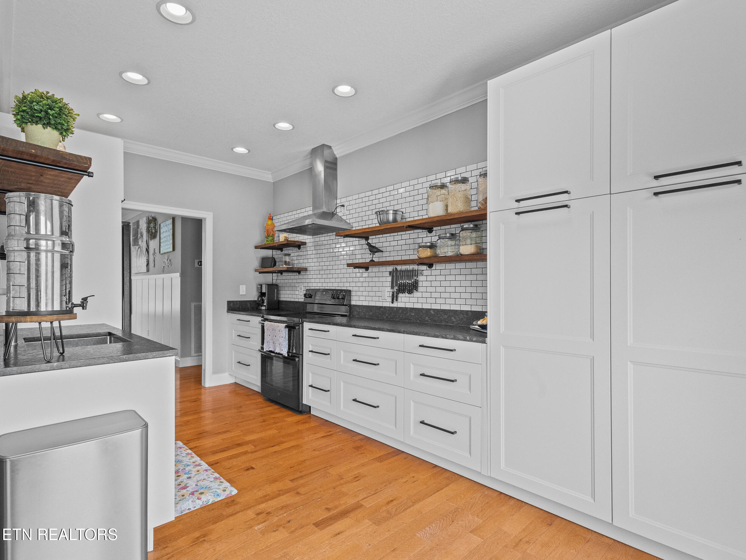 3861 Valentine Road Maryville, TN 37804 - Photo 11 of 34 Stainless Steel Range Hood