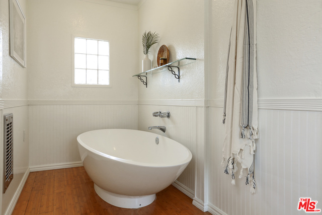 810 Commonwealth Avenue Venice, CA 90291 - Photo 16 of 21