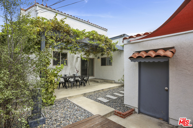 810 Commonwealth Avenue Venice, CA 90291 - Photo 19 of 21