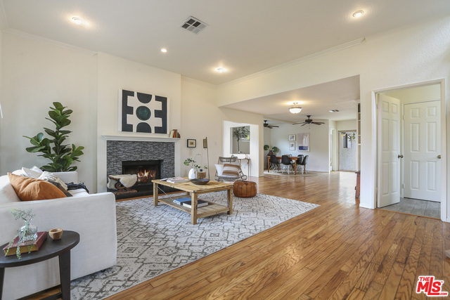 810 Commonwealth Avenue Venice, CA 90291 - Photo 4 of 21