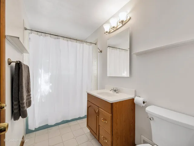 $389,000 | 6029 Pershing Avenue, Downers Grove, IL 60516