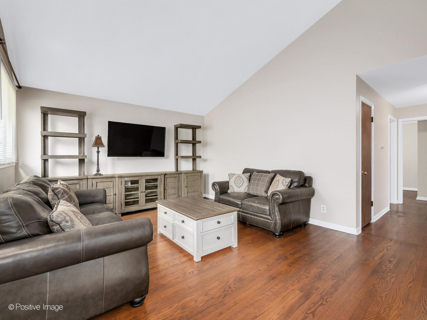 6029 Pershing Avenue Downers Grove, IL 60516 - Photo 5 of 18