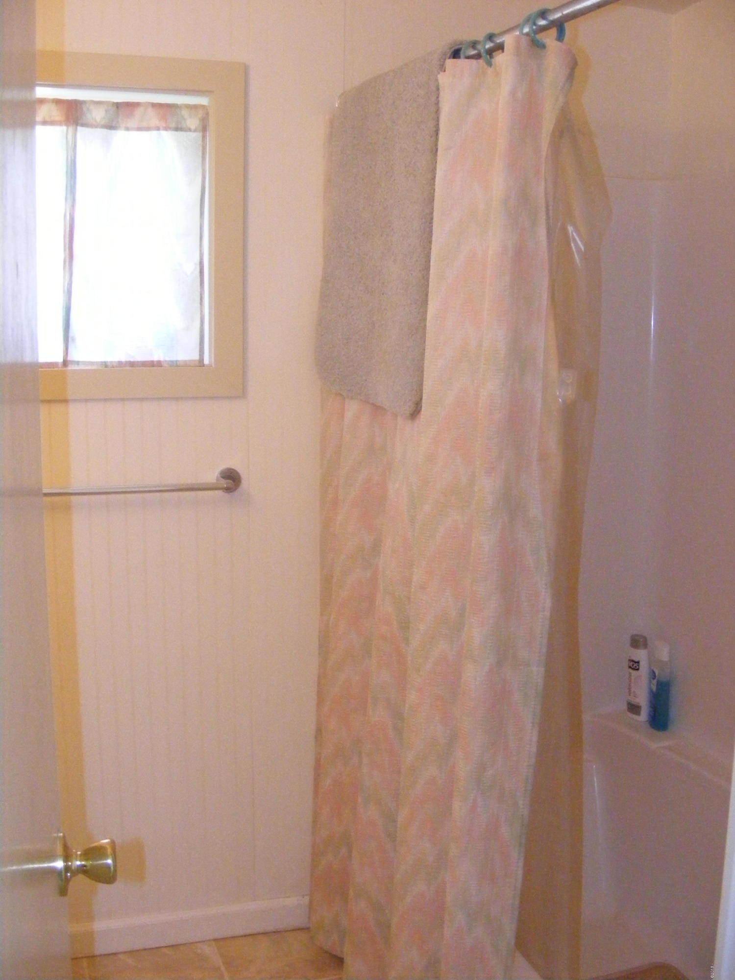 182 North Sheppard Point Road Waldport, OR 97394 - Photo 10 of 17 bathroom