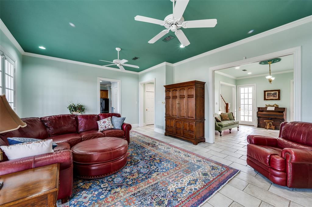 1827 Dr Sanders Road Aubrey, TX 76227 - Photo 11 of 40