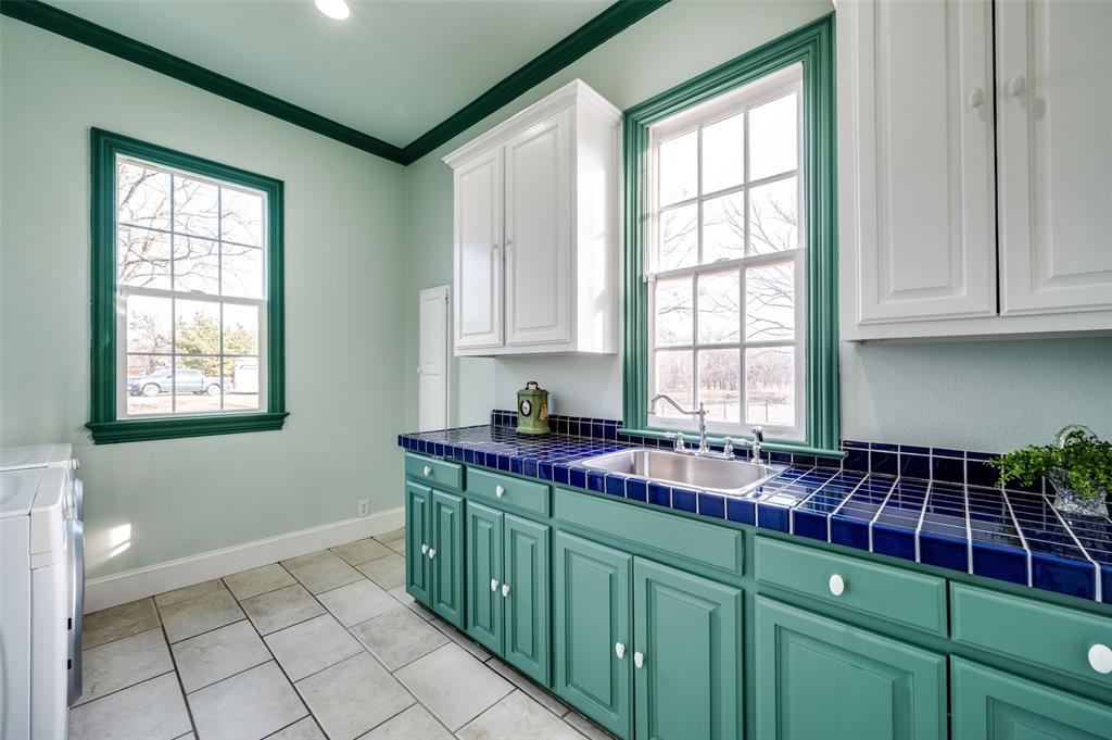 1827 Dr Sanders Road Aubrey, TX 76227 - Photo 30 of 40