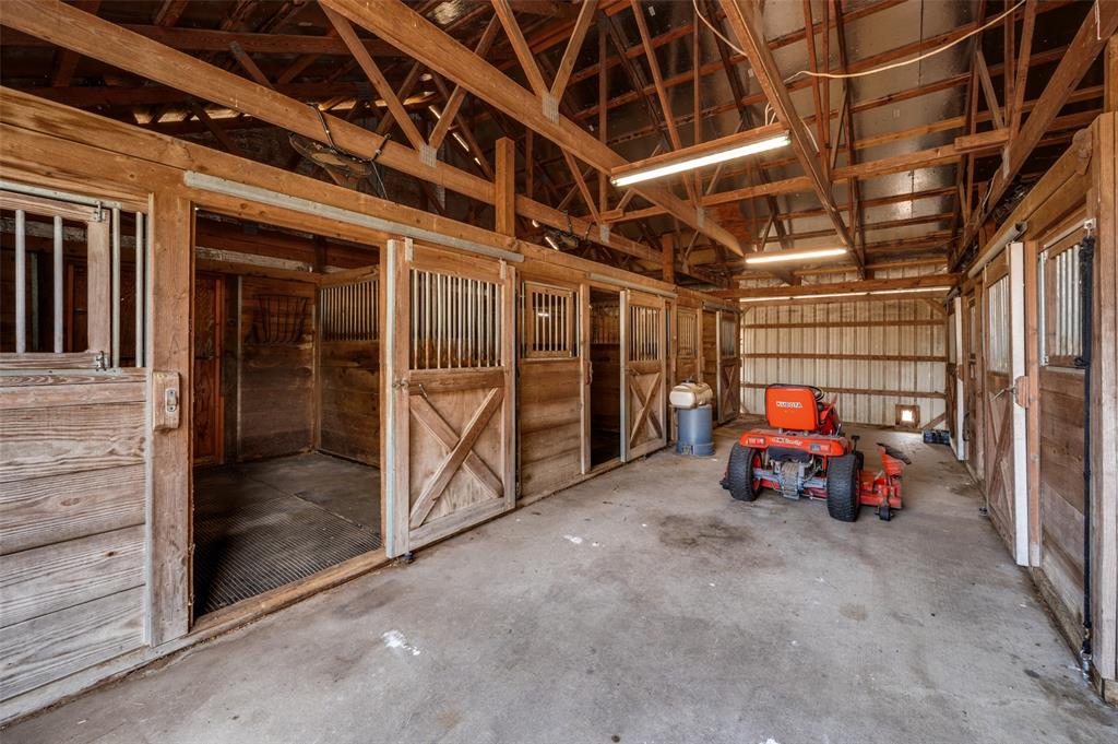 1827 Dr Sanders Road Aubrey, TX 76227 - Photo 31 of 40