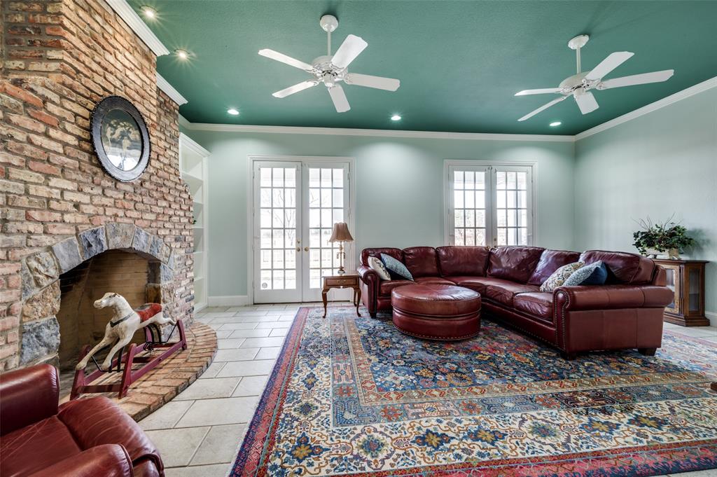 1827 Dr Sanders Road Aubrey, TX 76227 - Photo 10 of 40