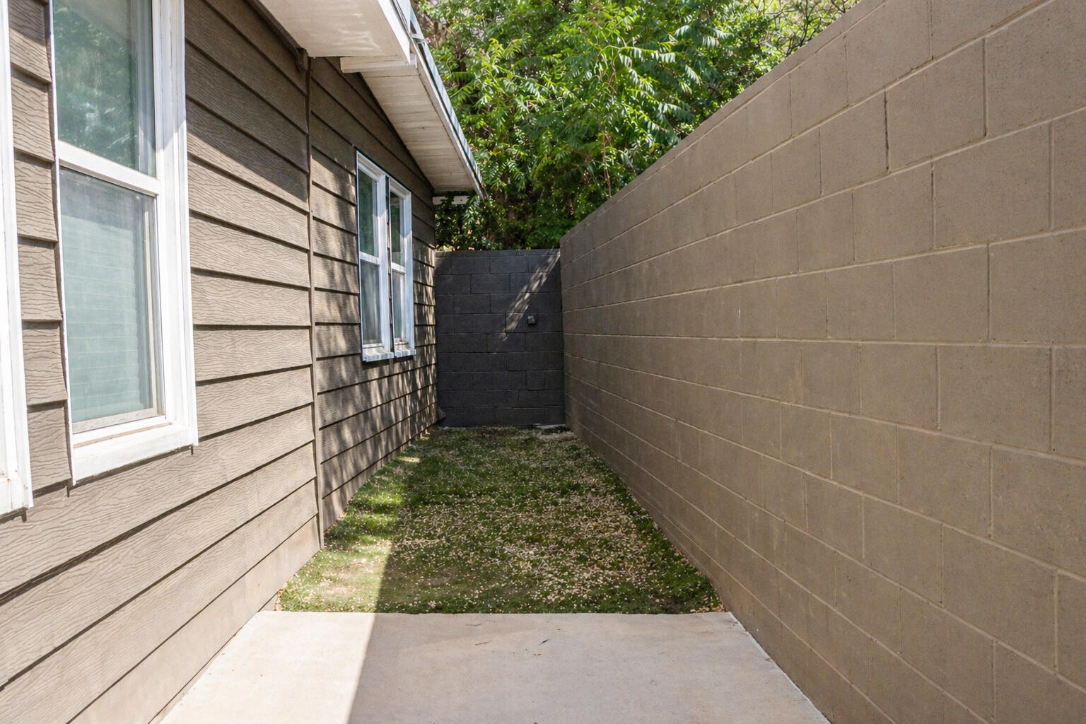 21 Comanche Drive Lubbock, TX 79404 - Photo 5 of 28 Photo Apr 30 2026, 2 04 32 PM