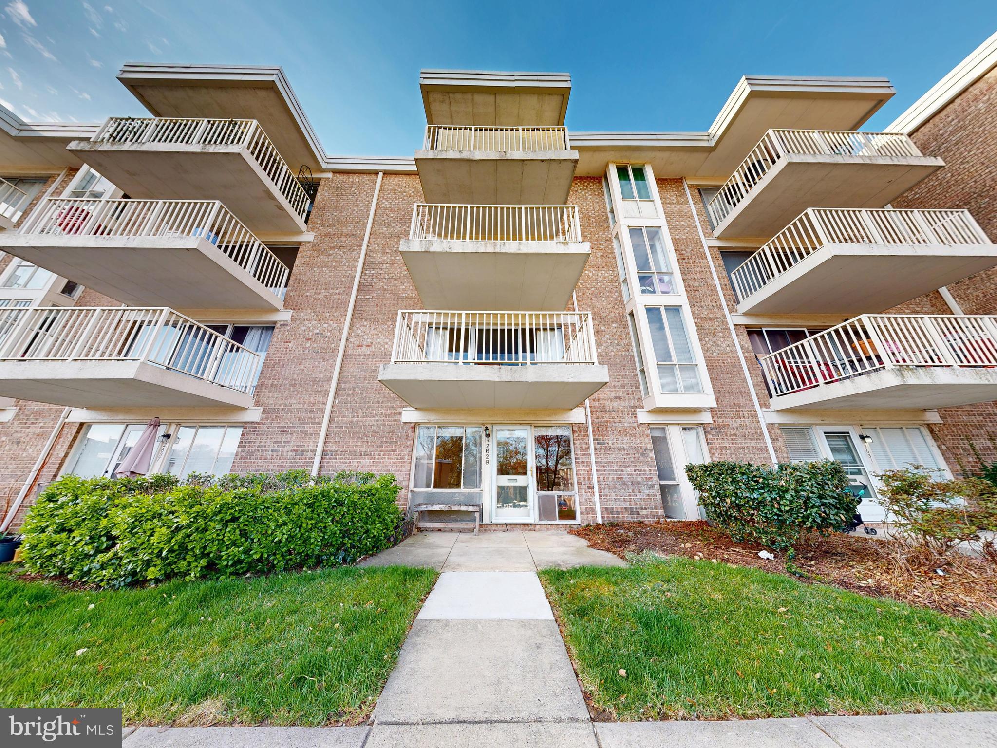 2629 Fort Farnsworth Road, Unit 276 Alexandria, VA 22303 - Photo 2 of 37 front view of a building