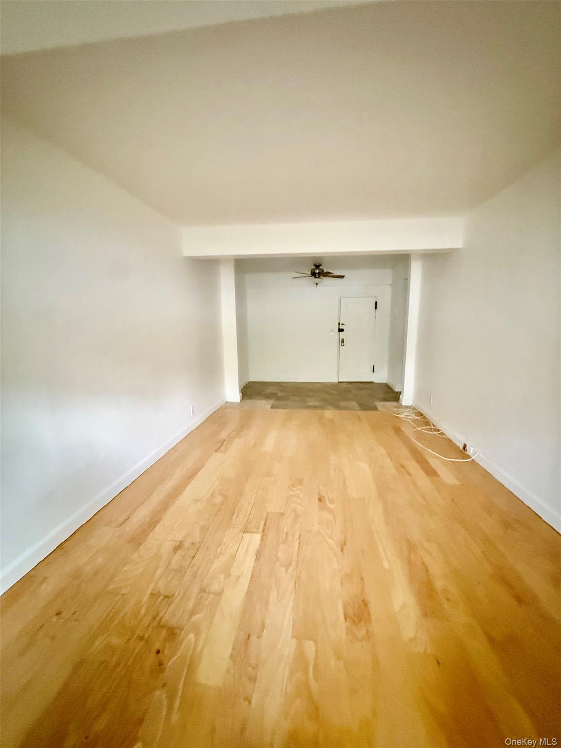 600 Pelham Road, Unit BUILDING B E New Rochelle, NY 10805 - Photo 3 of 7 a view of empty room