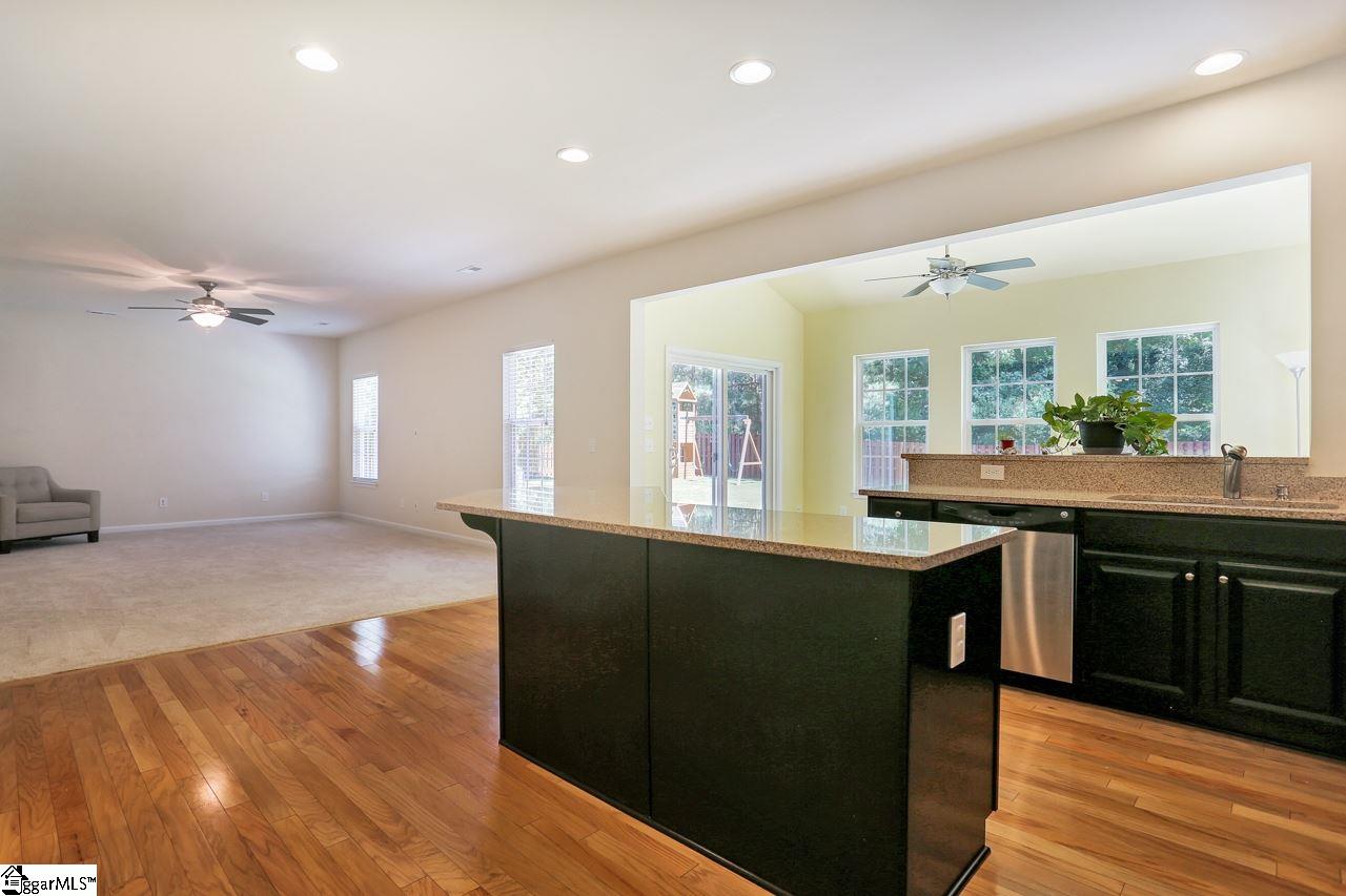 210 Shale Court Greenville, SC 29607 - Photo 12 of 36 Gallery Image 12