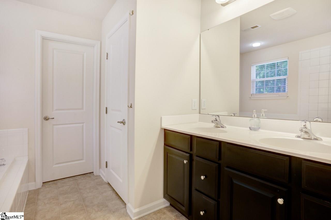 210 Shale Court Greenville, SC 29607 - Photo 19 of 36 Gallery Image 19
