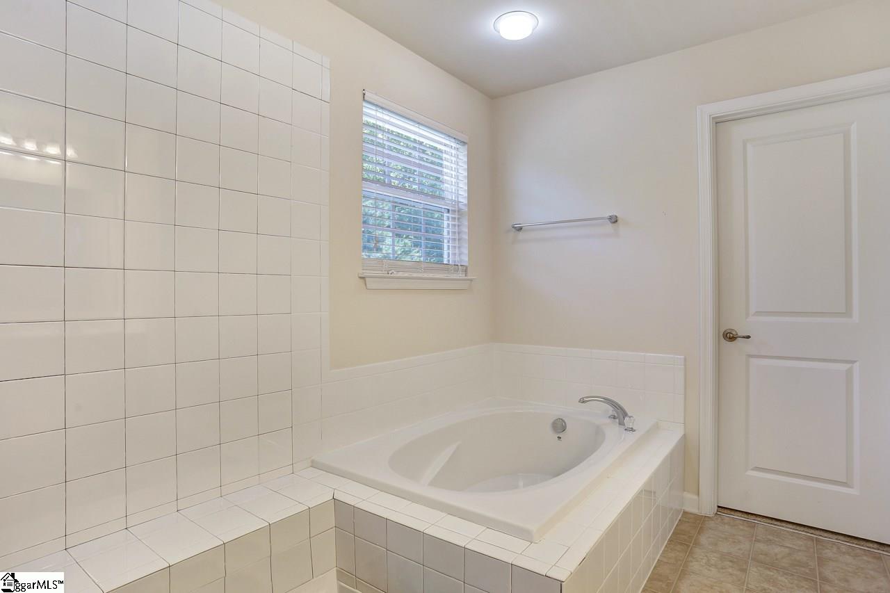 210 Shale Court Greenville, SC 29607 - Photo 20 of 36 Gallery Image 20