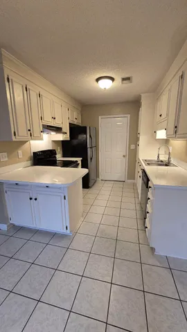 $2,300 | 1308 Starling Road, Hanahan, SC 29410