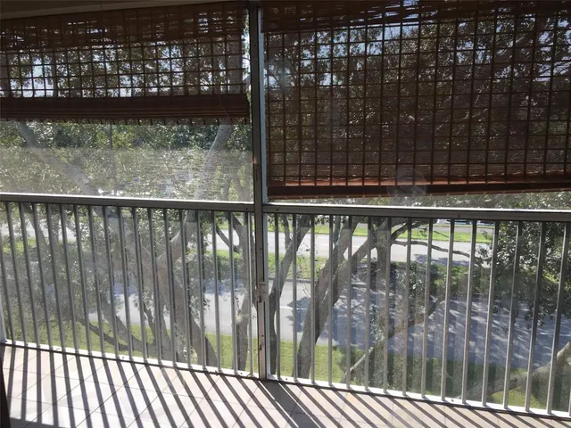 $1,850 | 1100 Southwest 128th Terrace, Unit 402, Hollywood, FL 33027