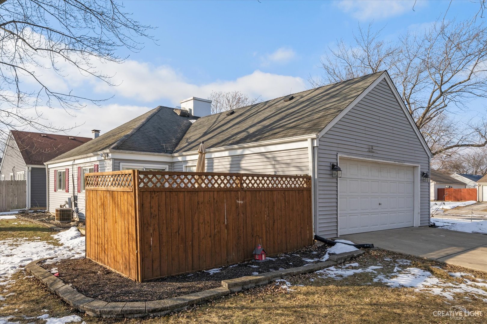 135 Heathgate Road Montgomery, IL 60538 - Photo 16 of 17 a view of a garage