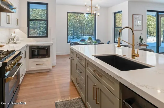 $1,099,900 | 624 Satchel Drive, Spirit Lake, ID 83869