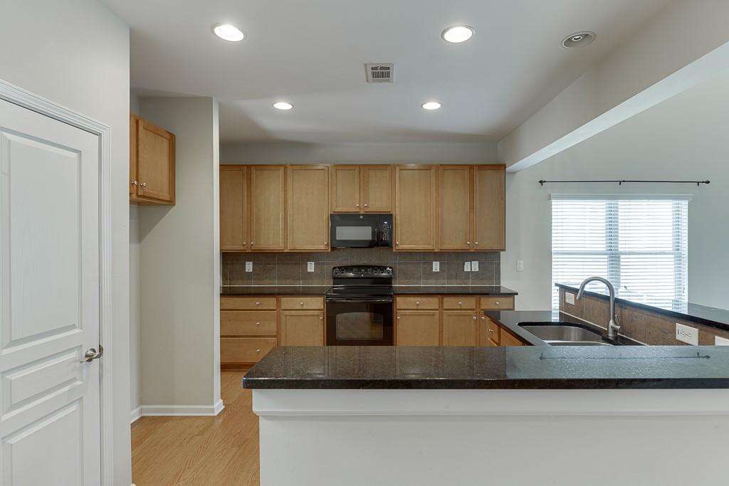 7719 Copper Kettle Way Flowery Branch, GA 30542 - Photo 8 of 47