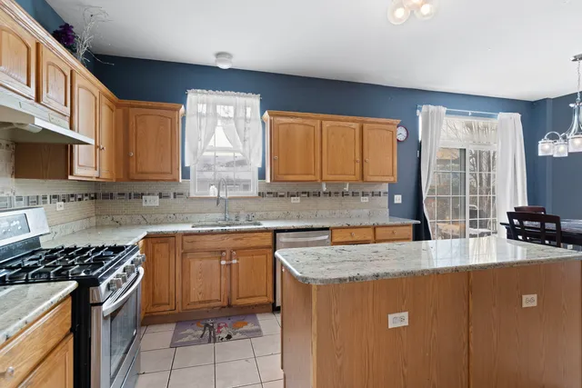 $434,900 | 1917 West River Oaks Drive, Round Lake, IL 60073