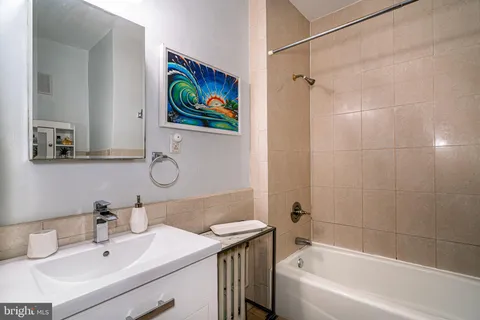 $210,000 | 250 South 13th Street, Unit 1F, Philadelphia, PA 19107