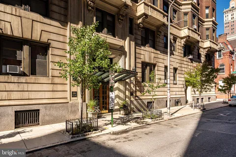 $210,000 | 250 South 13th Street, Unit 1F, Philadelphia, PA 19107