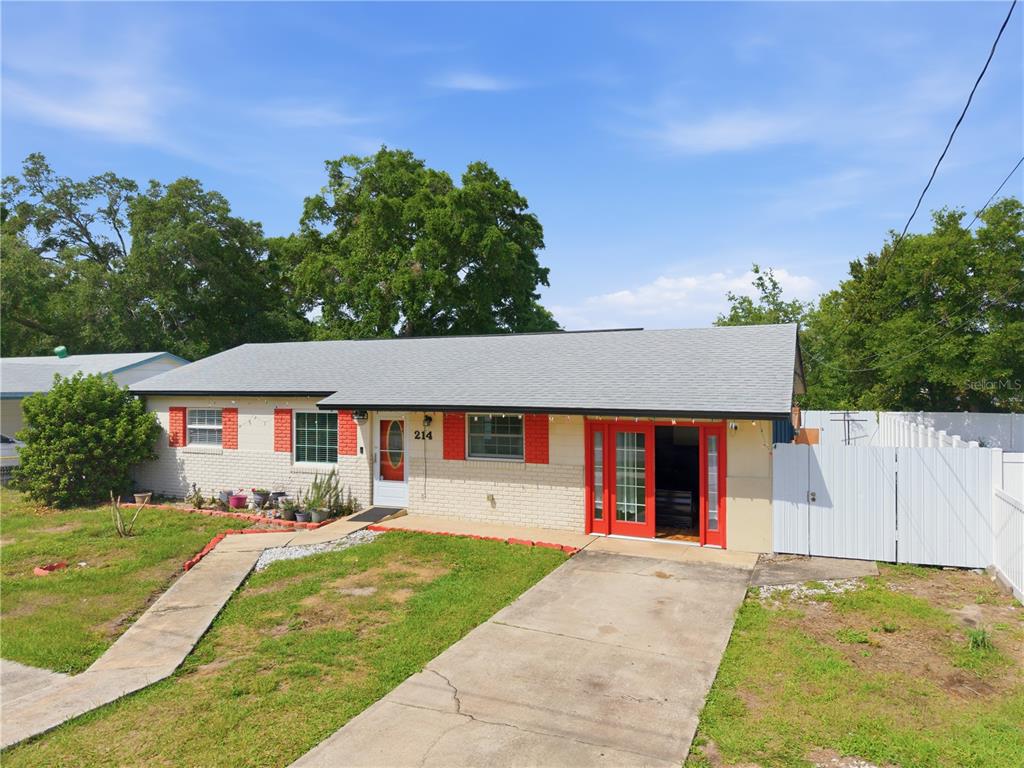 214 North Thompson Road Apopka, FL 32703 - Photo 2 of 26 Gallery Image 2
