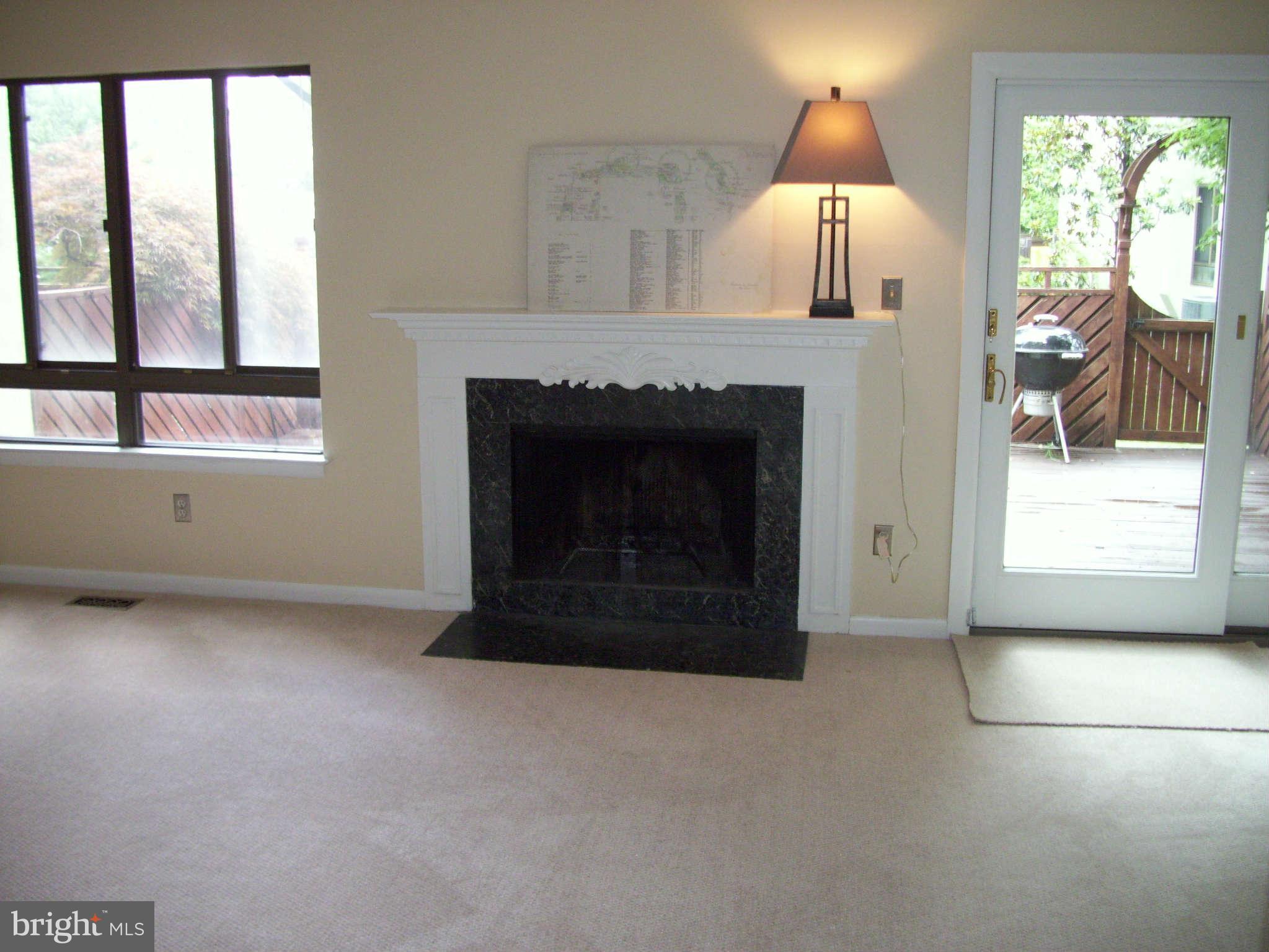 4340 Roland Springs Drive Baltimore, MD 21210 - Photo 3 of 28 Living Room