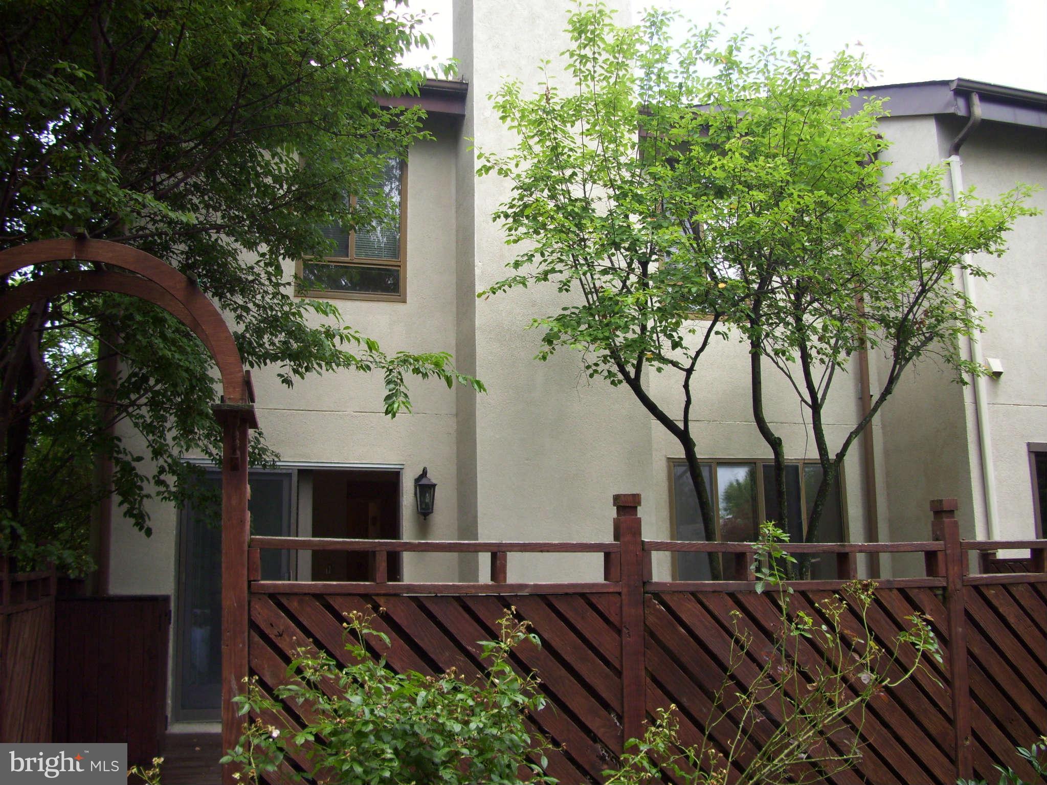 4340 Roland Springs Drive Baltimore, MD 21210 - Photo 27 of 28 Exterior Rear