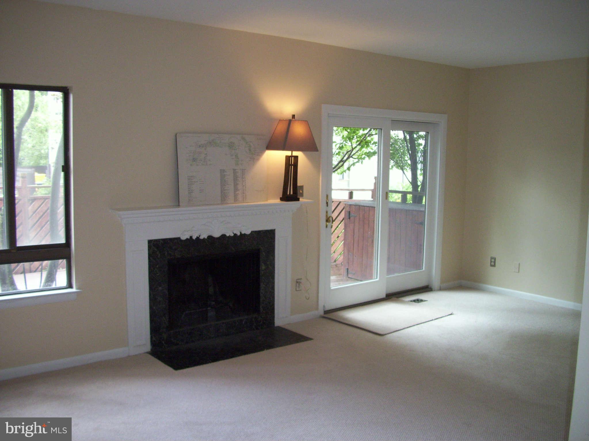 4340 Roland Springs Drive Baltimore, MD 21210 - Photo 4 of 28 Living Room