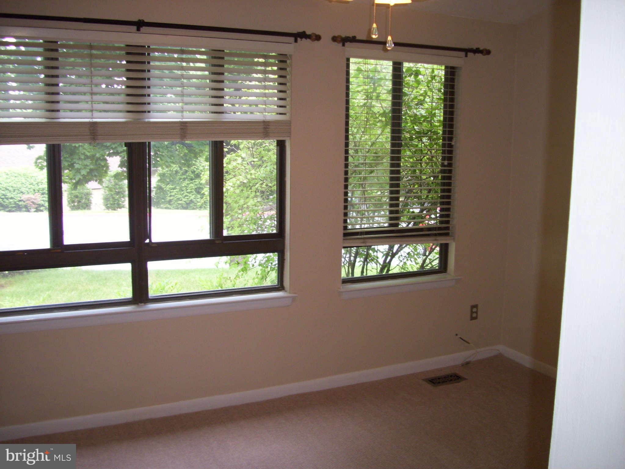 4340 Roland Springs Drive Baltimore, MD 21210 - Photo 8 of 28 Family Room