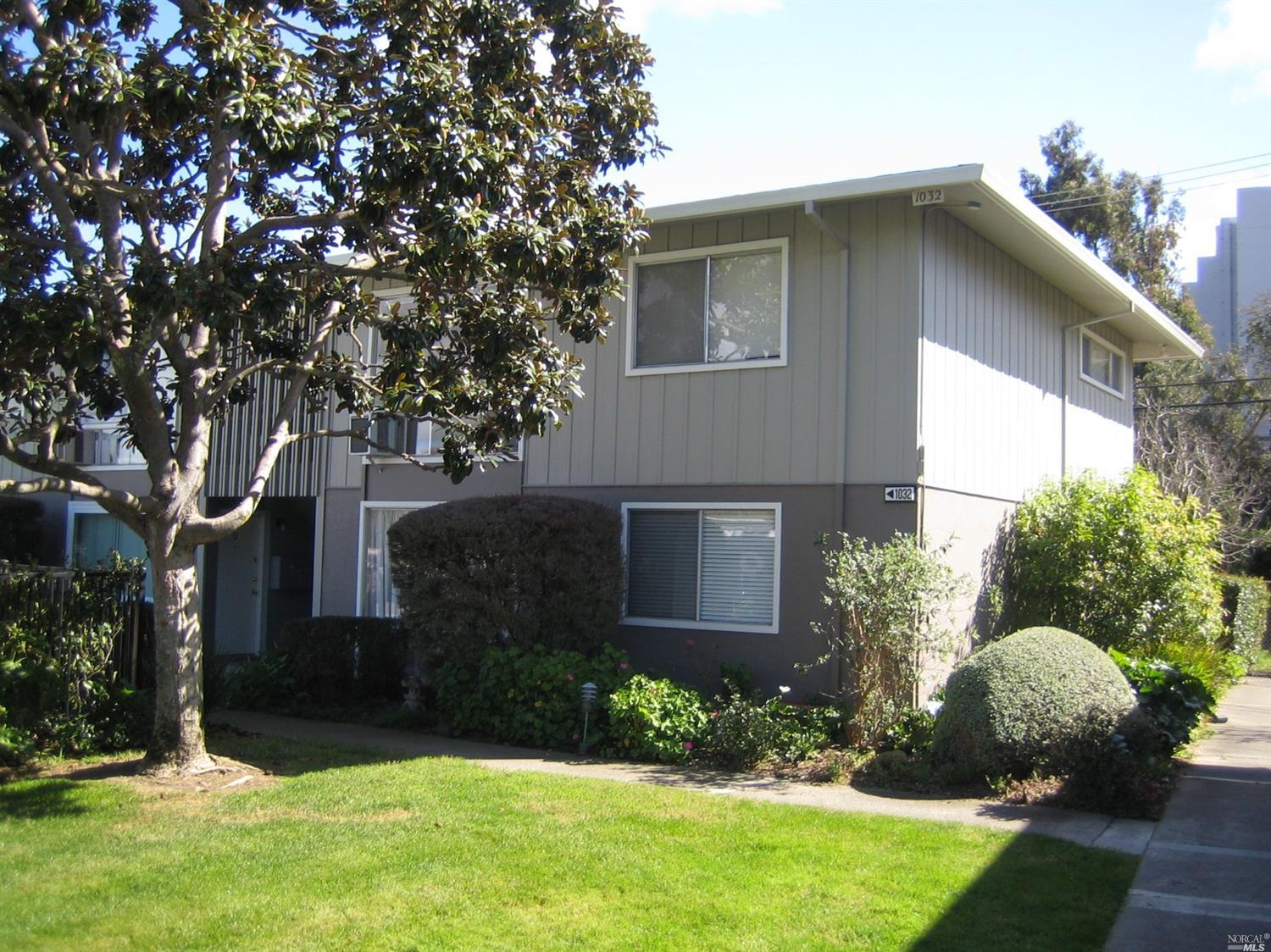 Sidewalk approach to front door of 1032 B Los Gamos