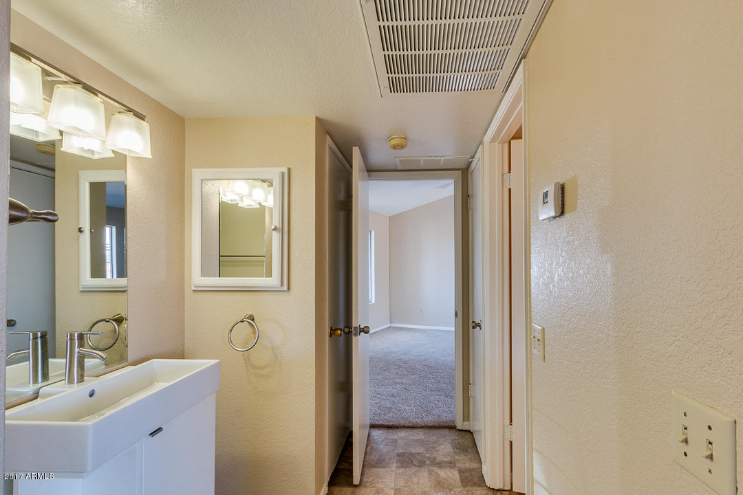 1806 East Grandview Road Phoenix, AZ 85022 - Photo 9 of 14 08-Grandview