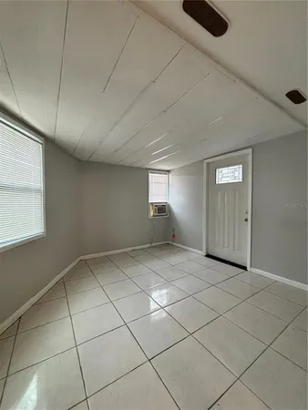 $2,500 | 2502 Vine Street, Orlando, FL 32806