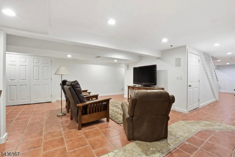 41 Farmersville Road Califon, NJ 07830 - Photo 24 of 38