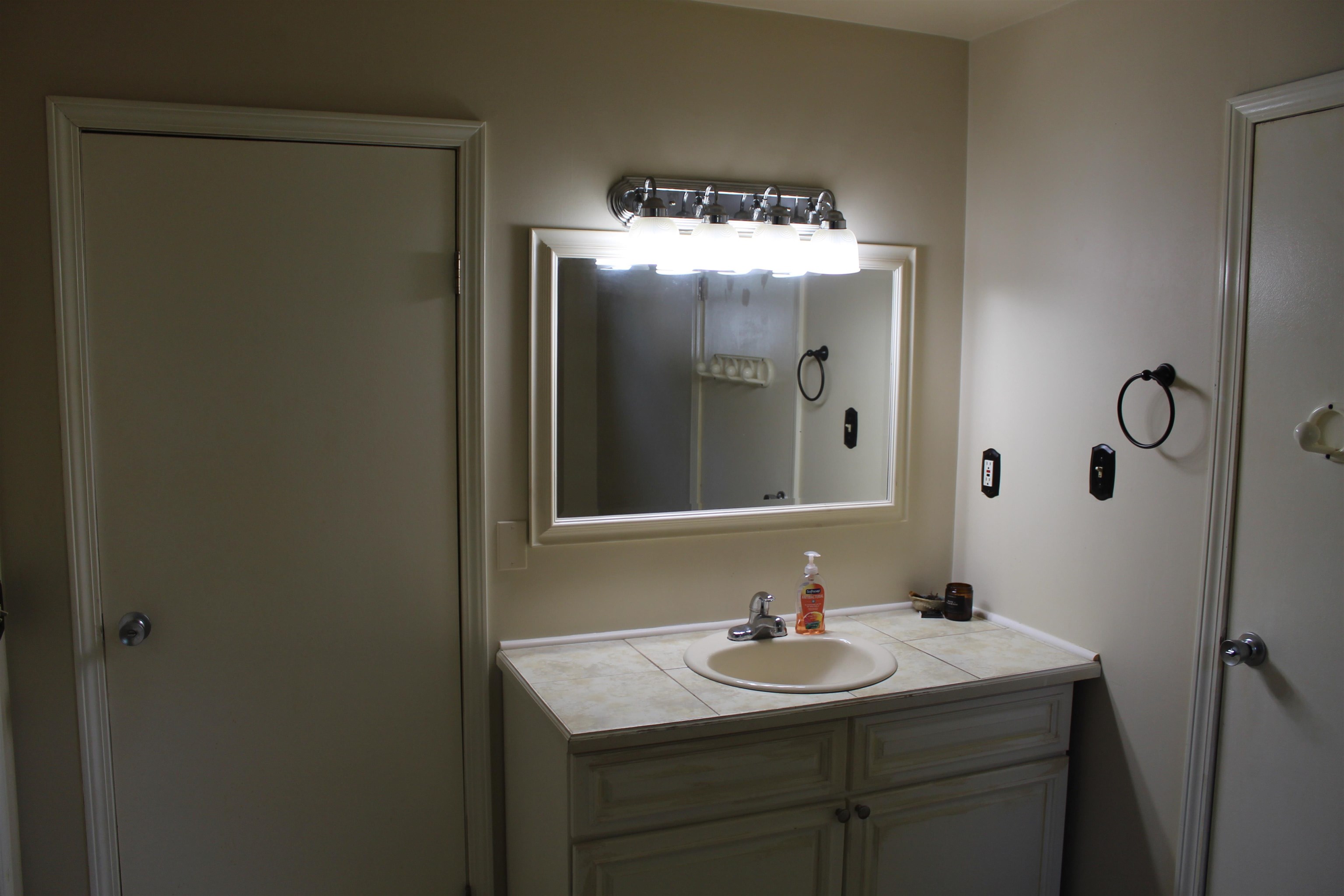 2432 Norton Road Howell, MI 48843 - Photo 22 of 52 50153986-18e60ad3-6c20-466e-b564-6c005602ada2.JPG