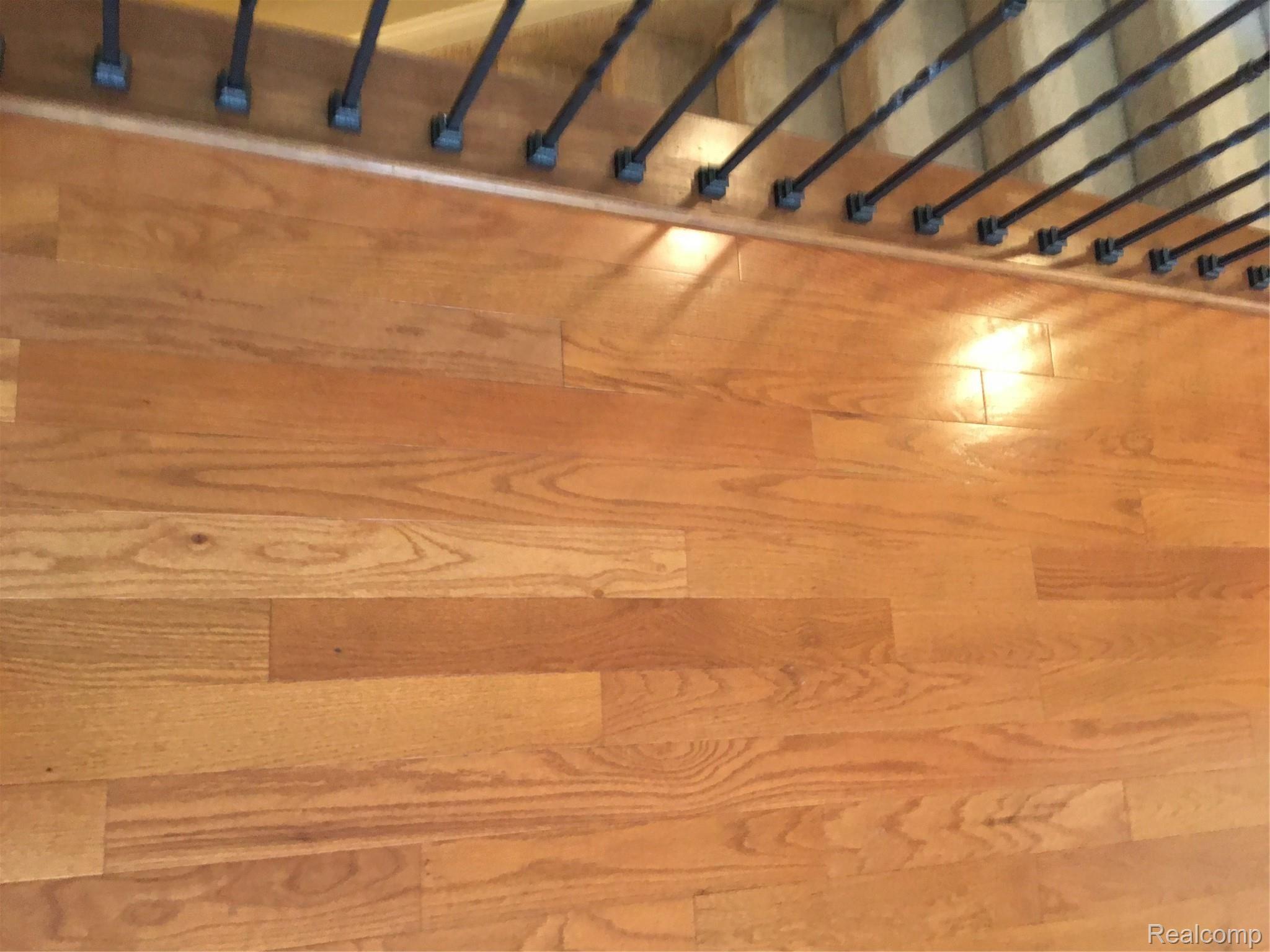 16510 Moore Park Road Macomb, MI 48044 - Photo 20 of 38 Hardwood hallway.JPG