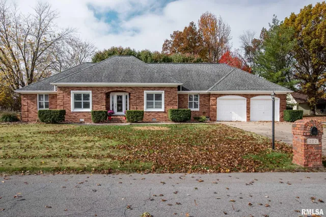 $359,900 | 202 Dinah Lane, Marion, IL 62959