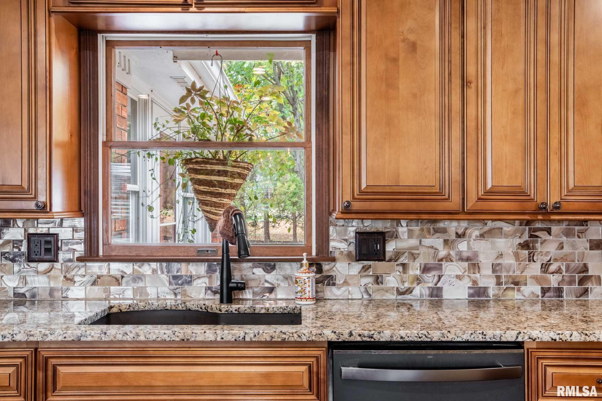 202 Dinah Lane Marion, IL 62959 - Photo 14 of 48