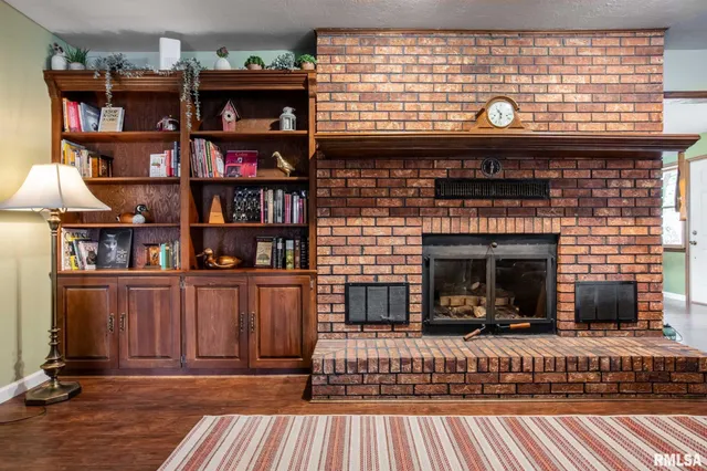 $359,900 | 202 Dinah Lane, Marion, IL 62959