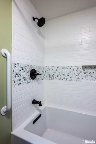 $359,900 | 202 Dinah Lane, Marion, IL 62959