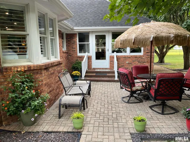 $359,900 | 202 Dinah Lane, Marion, IL 62959