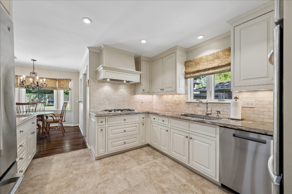 12206 Perthshire Road Houston, TX 77024 - Photo 11 of 30 Stainless steel dishwasher too!