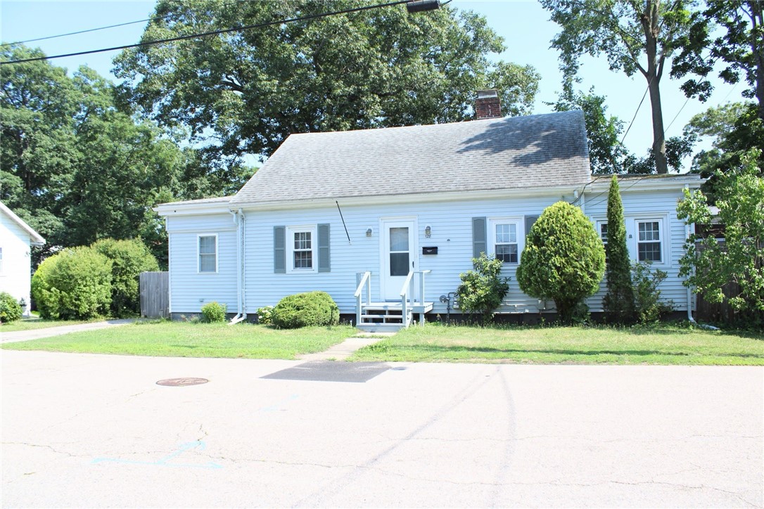 128 Fern Street Warwick, RI 02889 - Photo 2 of 33