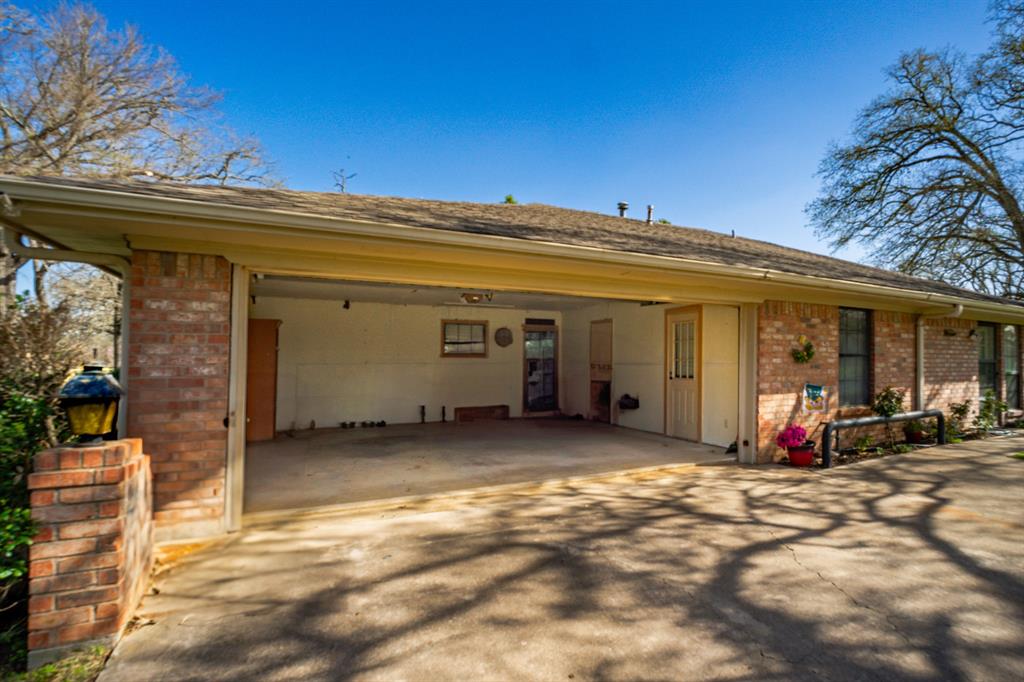 141 Lcr 405 Mexia, TX 76667 - Photo 6 of 40