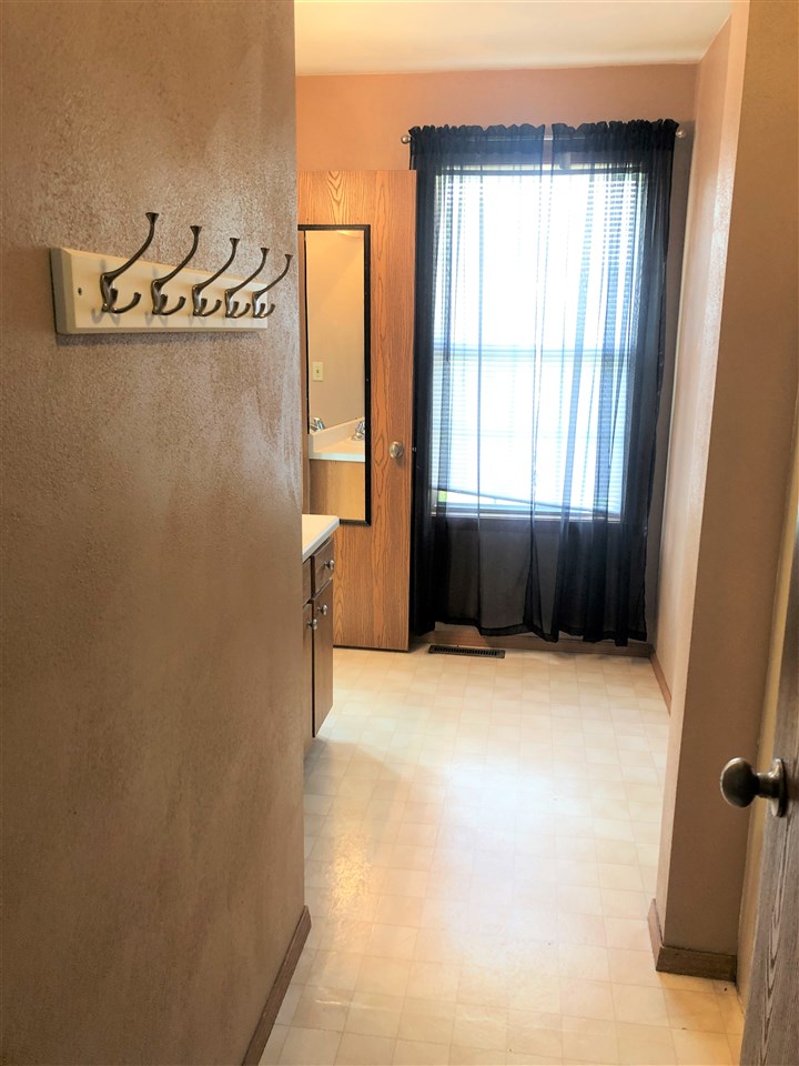 749 7 Hickory Road Byron, IL 61010 - Photo 14 of 25 Gallery Image 14