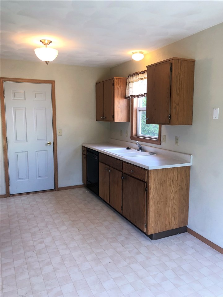 749 7 Hickory Road Byron, IL 61010 - Photo 5 of 25 Gallery Image 5
