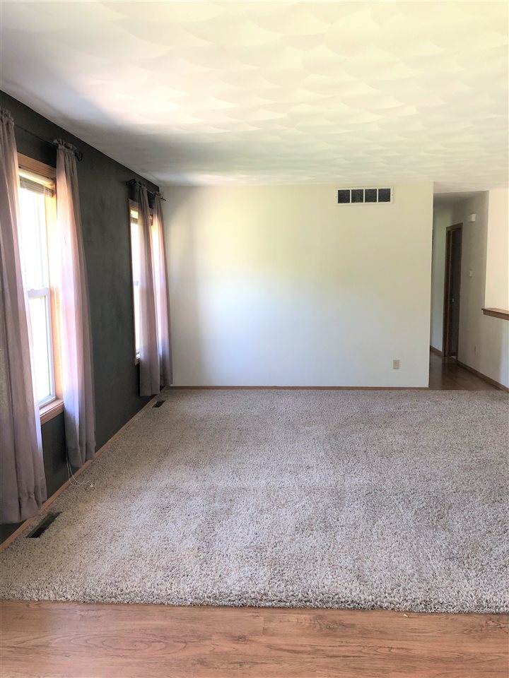 749 7 Hickory Road Byron, IL 61010 - Photo 7 of 25 Gallery Image 7