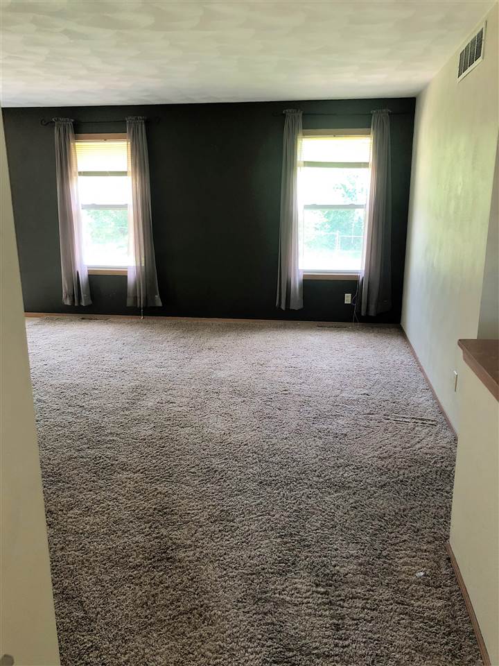 749 7 Hickory Road Byron, IL 61010 - Photo 8 of 25 Gallery Image 8